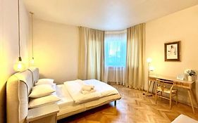 City Center Unirii Square Private Rooms With City View - Shared Amenities
